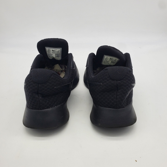 Nike Shoe Women's 10 Tanjun Triple Black Sneakers DJ6257-002 - Picture 6 of 8